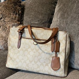 Coach Peyton Signature Double zip